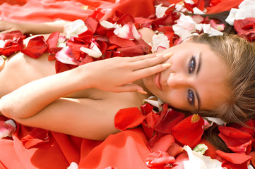 young girl in rose petal - 15201511