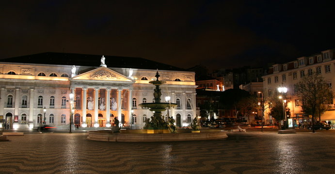 lisbonne by night