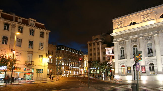 lisbonne by night