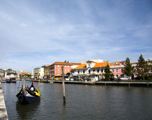 Fototapeta na wymiar kanał Aveiro, Portugalia