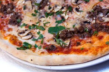 Pizza mit Sardellen