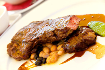 Rumpsteak(Roastbeef) - gegrillt,mit Soße,grünen Bohnen