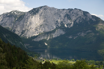 Fototapeta na wymiar Altausseer See im Steirischen Salzkammergut