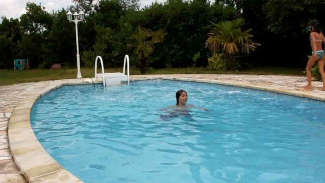plongeon pour entrer dans l'eau