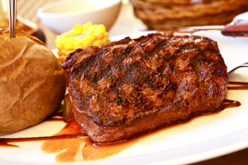 Rumpsteak(Roastbeef) - gegrillt,mit Soße