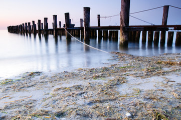 Buhnen am Meer