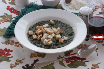 Zuppa di spinaci - Primi piatti Emilia Romagna