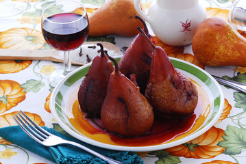 Pere cotte nel vino rosso