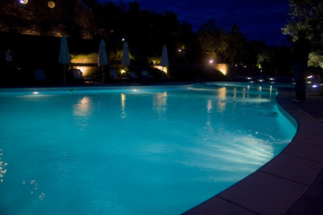 Fototapeta na wymiar Pool at night