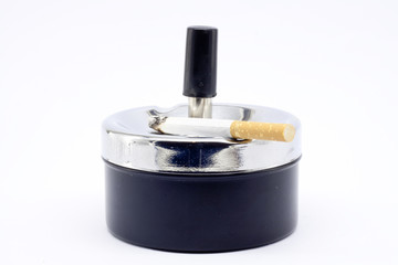 Sigarete on ashtray