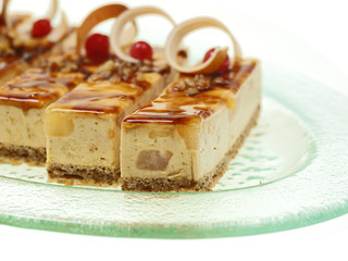 yummy caramel pear custard cake