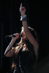 chanteuse chanter musique micro voix concert scène chanson