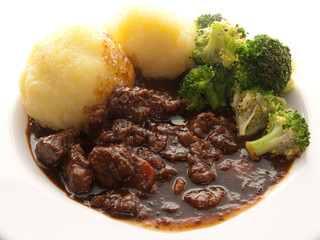 Gulasch mit Boccoli