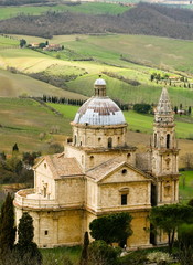 Fototapeta na wymiar Cathedral in tuscany with landscape