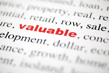 mot valuable rouge texte flou