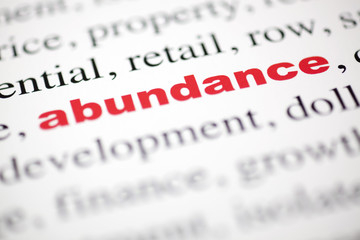 mot abundance abondance lettres rouge flou