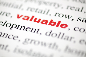 mot valuable  de valeur texte flou mot rouge