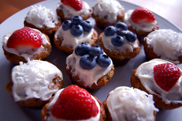 Cupcakes topped with fruit