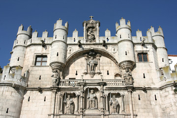 Fototapeta na wymiar Hiszpania - bramy miasta Burgos