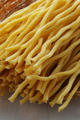 Macaroni napoletani crudi - Pasta Campania