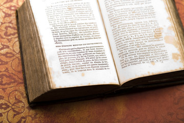 Obraz premium Old book