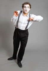 Mime and virtual promotion board