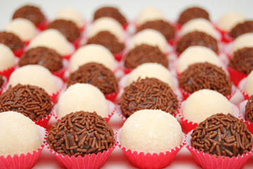 brigadeiros e beijinhos 3