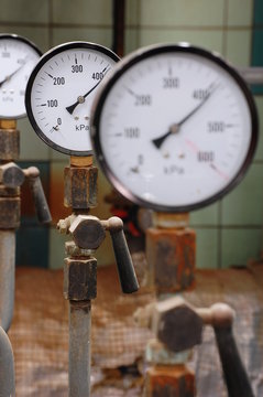 Manometers pressure gas line with valve