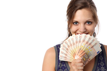 junge Frau mit 50 Euro Scheinen