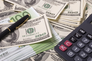 Fototapeta premium Money, pen and calculator