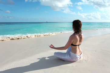 Fototapeta na wymiar Meditieren - Malediven - medytacja - Malediwy