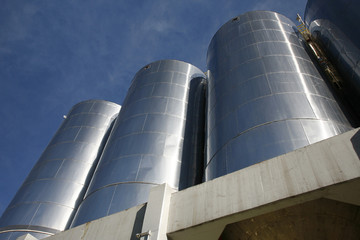  modern aluminum tanks for conservation in the food industry, Brazil