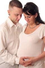 glückliches paar erwartet nachwuchs