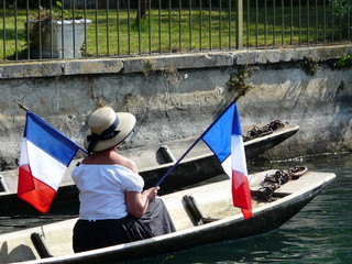 défilé sur la sorgue