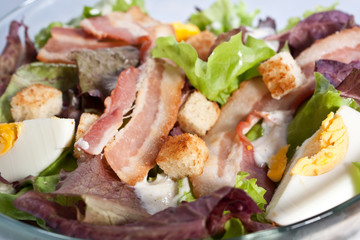 caesar salad with bacon and eggs