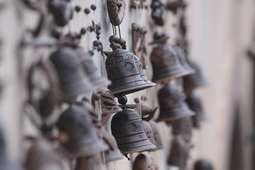 Kleine Glocken aus Ton