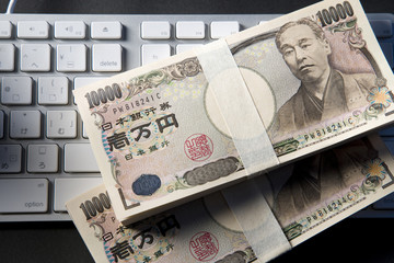 札束