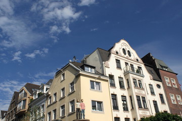 Fototapeta na wymiar Altbauarchitektur in der Düsseldorfer Altstadt