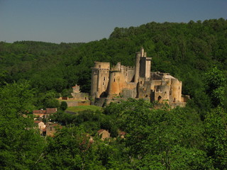 Fototapeta na wymiar Bonaguil, doliny rzeki Lot-et-Garonne