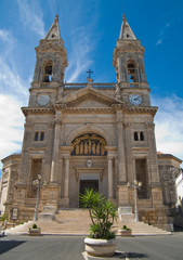 Fototapeta na wymiar Bazylika Świętych Kosmy i Damiana. Alberobello.