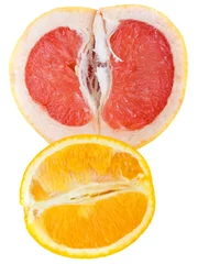 Selbstklebende Fototapeten Frische Grapefruit und Orange auf weißem Hintergrund © Bondarau