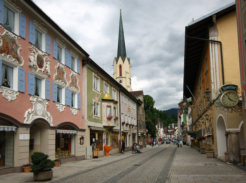 Calle tipicia en Garmisch-Partenkirchen, Baviera