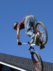 dirty jump © Jose Hernaiz