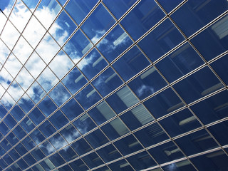 Perspective dans un immeuble de verre