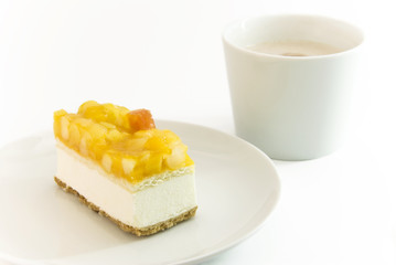 Frucht Quark Schnitte mit Kaffee Gedeck