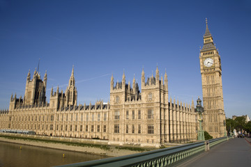 Fototapeta na wymiar London - parliament in morning light