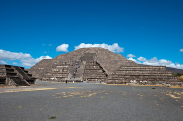 Mondpyramide in Teotihuacan - obrazy, fototapety, plakaty