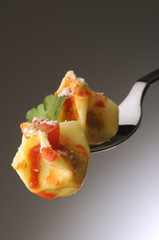 Fagottini al pomodoro - Cucina italiana