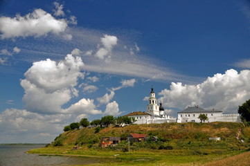 Fototapeta na wymiar The city of Svijazhsk.The Uspensko-Bogoroditsky man's monastery