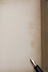 アンティーク本と万年筆